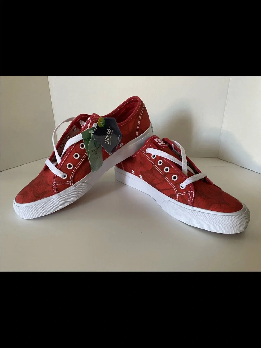 DC Manual S Evan ADYS300629 Mens Red Canvas Skate Inspired Sneakers